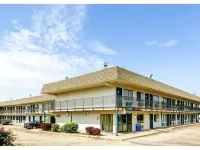 Home 6 by Townhouse Topeka KS I 70 Hotels in Topeka