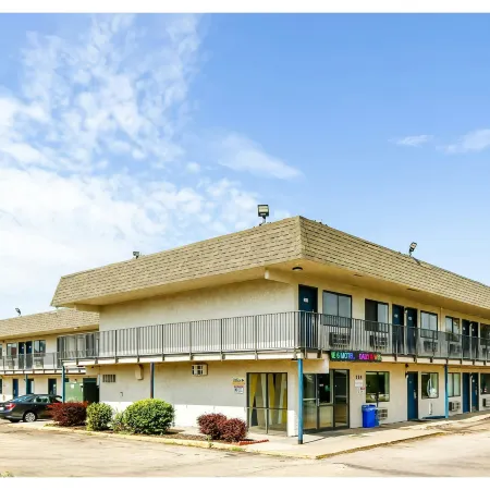 Home 6 by Townhouse Topeka KS I 70