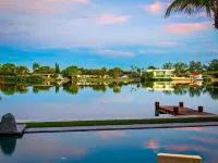 Villa Juani Waterfront Luxury Property Hotels in Ojus