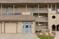 Seven Springs Stoneridge 1 Br Loft Deluxe Ski in-Out Condo - Apartments