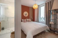 Vandenbranden Suites - Homestays