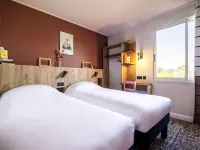 Greet Hotel Castres Saix - Pools