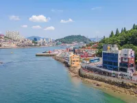 Yeosu Janggun Island Pension Отели рядом с достопримечательностью «Мост Тольсан»