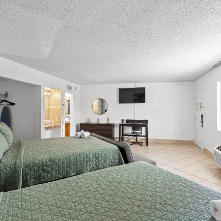 Travelsuites Inn