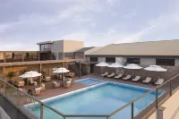 voco AMRITSAR by IHG - สระว่ายน้ำบนดาดฟ้า
