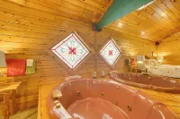 Eureka Springs Studio w/ Deck, Views & BBQ! - 2-Star