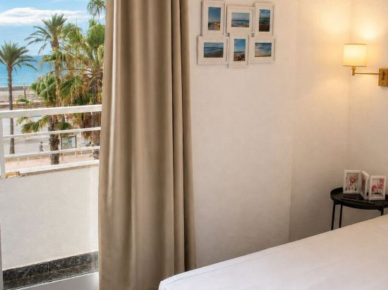 Malvarrosa Beach Rooms