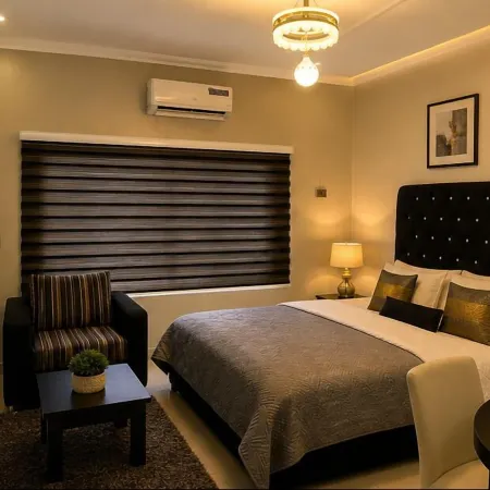 Top Nosh Lounge and Bar