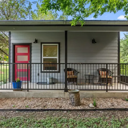 Secluded Guest House in Beautiful Setting