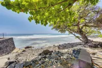 1 Mi to Magic Sands: Waterfront Big Island Condo - 3-Star