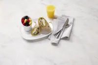 EVEN Hotel OMAHA DOWNTOWN - OLD MARKET by IHG - breakfast