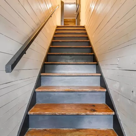 Cozy Starkville Apartment Walk to Main Street!