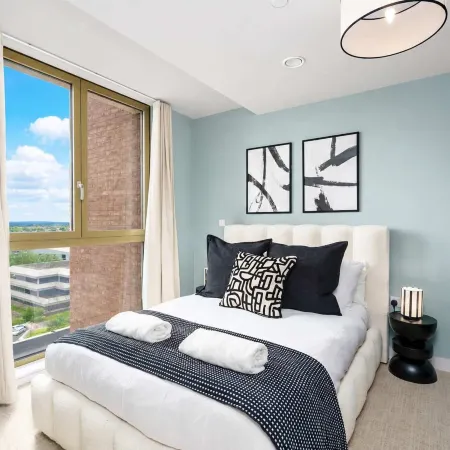Luxury Views 10th Floor 2 Bed Apartment