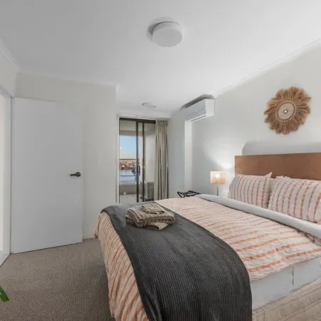 Skyline Stunner! 3Bed/2Bath/1Car/VIEWS ~ CBD