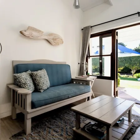 Sixteen Guesthouse on Main