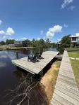Bream Street retreat. New home in BSL on the water with boat launch. Sleeps 10. - 2つ星