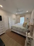 Bream Street retreat. New home in BSL on the water with boat launch. Sleeps 10. - 2つ星