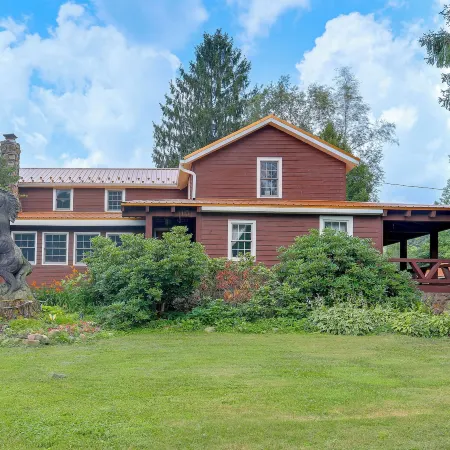 On Horse Farm! Home w/ Pond Access in Spring Creek