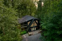 Whispering Waters 1 Bedroom Cabin by RedAwning - Chalets