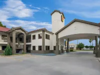 Super 8 by Wyndham Houston/Brookhollow NW カルバッハ・ブリューイング周辺のホテル