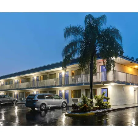 Motel 6 Dania Beach, FL