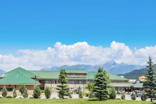Sandman Hotel Cranbrook - Pools