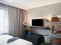 Moxy Edinburgh Hotels near Bruntsfield