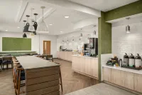 Fairfield Inn & Suites Mt. Pleasant - Bãi đậu xe