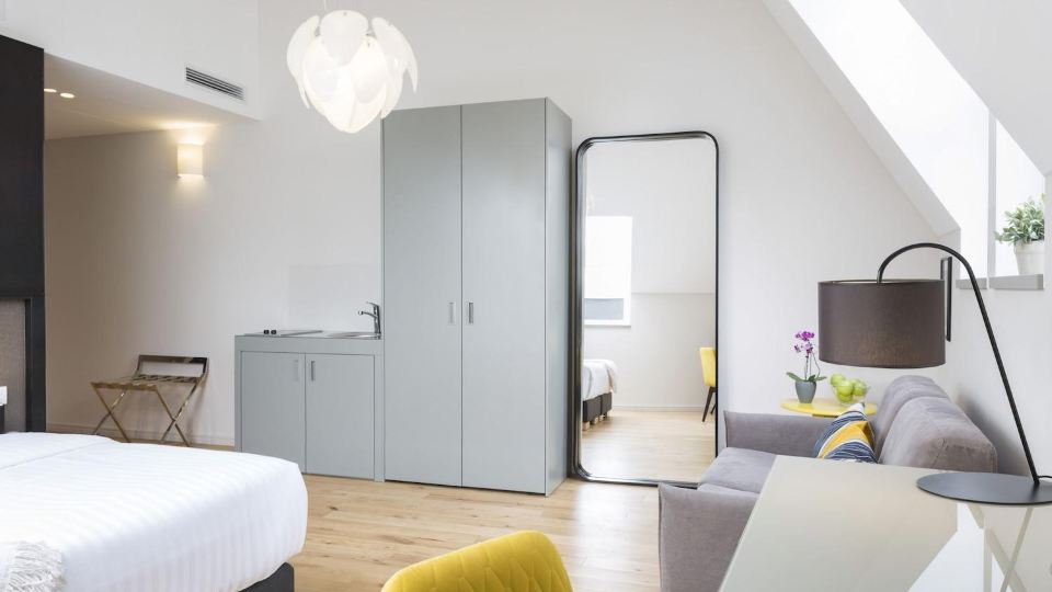 Livris Hotel