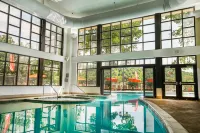 Stonewall Resort - Pools