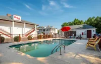 Red Roof Inn & Suites Wilson - parking