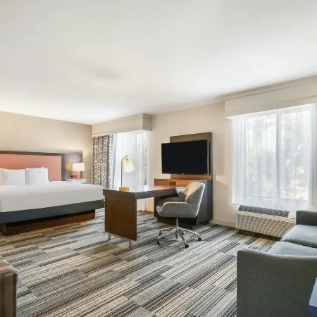 Hampton Inn & Suites Tulare