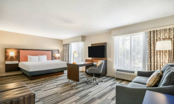 Hampton Inn & Suites Tulare