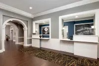 Hampton Inn & Suites Stamford - 2-Star