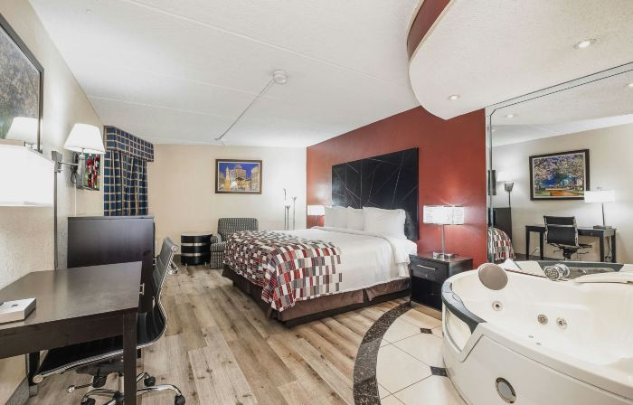 Red Roof Inn & Suites Macon