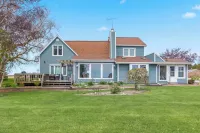 Deck + Fire Pit: Waterfront Lake Michigan Escape -  Privatzimmer