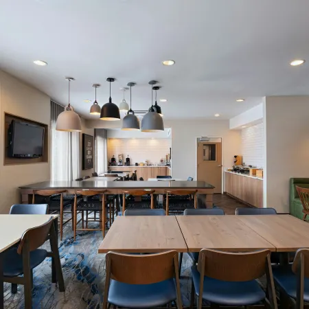 Fairfield Inn & Suites Kansas City Airport