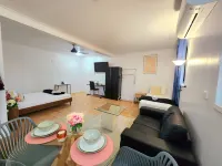 K-Town Hotel - موقف سيارات