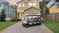 Golden Hour Retreat by Avantstay Golf Cart + Pool + Hot Tub + BBQ Gated + Steps to Sand - Wifi