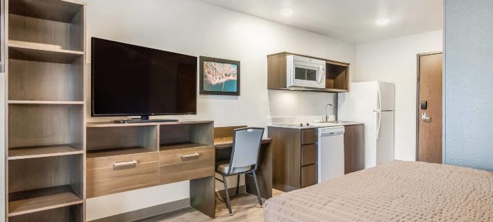 WoodSpring Suites Jacksonville Baymeadows Hotels in Duval County