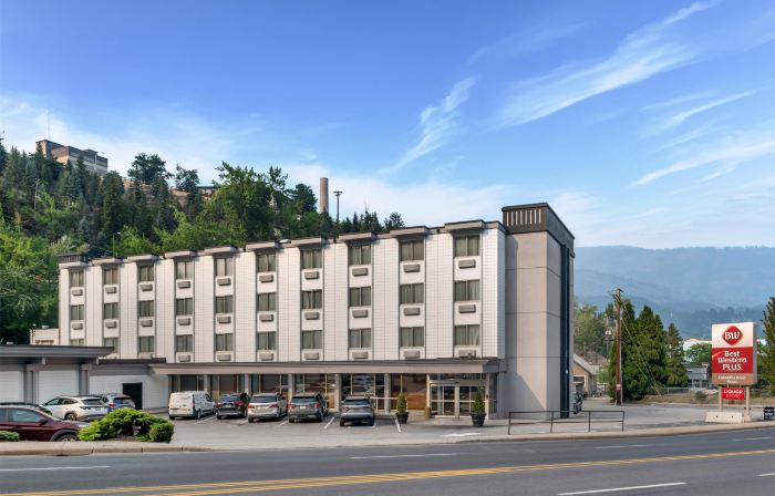Best Western Plus Columbia River Hotel