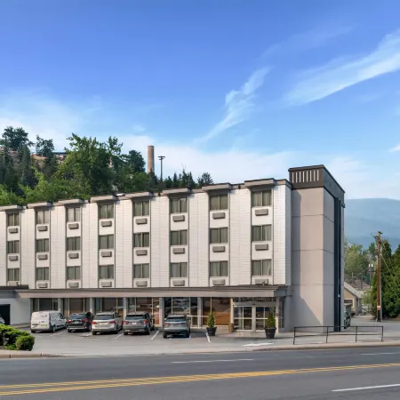 Best Western Plus Columbia River Hotel