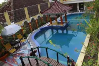 Mega Bintang Sweet Hotel - Swimmingpools