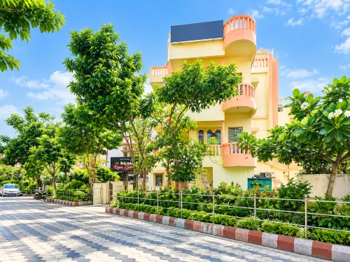 Goroomgo Moon CT Road Puri - Kitchens