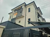 Dual Hotel and Apartments Limited - Kitchenette