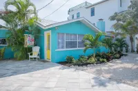 Mim's Cottage by the C 3 Bedroom Cottage by RedAwning - Villas