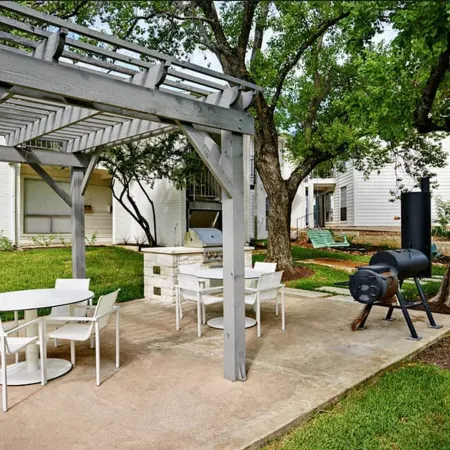 Soco Chic 1BR w Pool King bed Close to DT