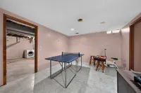 A Quiet Escape Minutes From Downtown Milwaukee 3 Bedroom Duplex - 4 estrellas