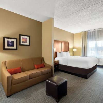 Comfort Inn & Suites Near Kino Sports Complex Hoteles cerca de Base de la Fuerza Aérea Davis-Monthan