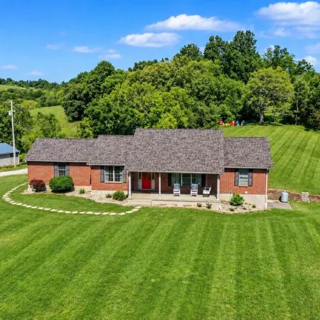 Close to the Ark! Incredible views on 10 private acres w/ firepits!